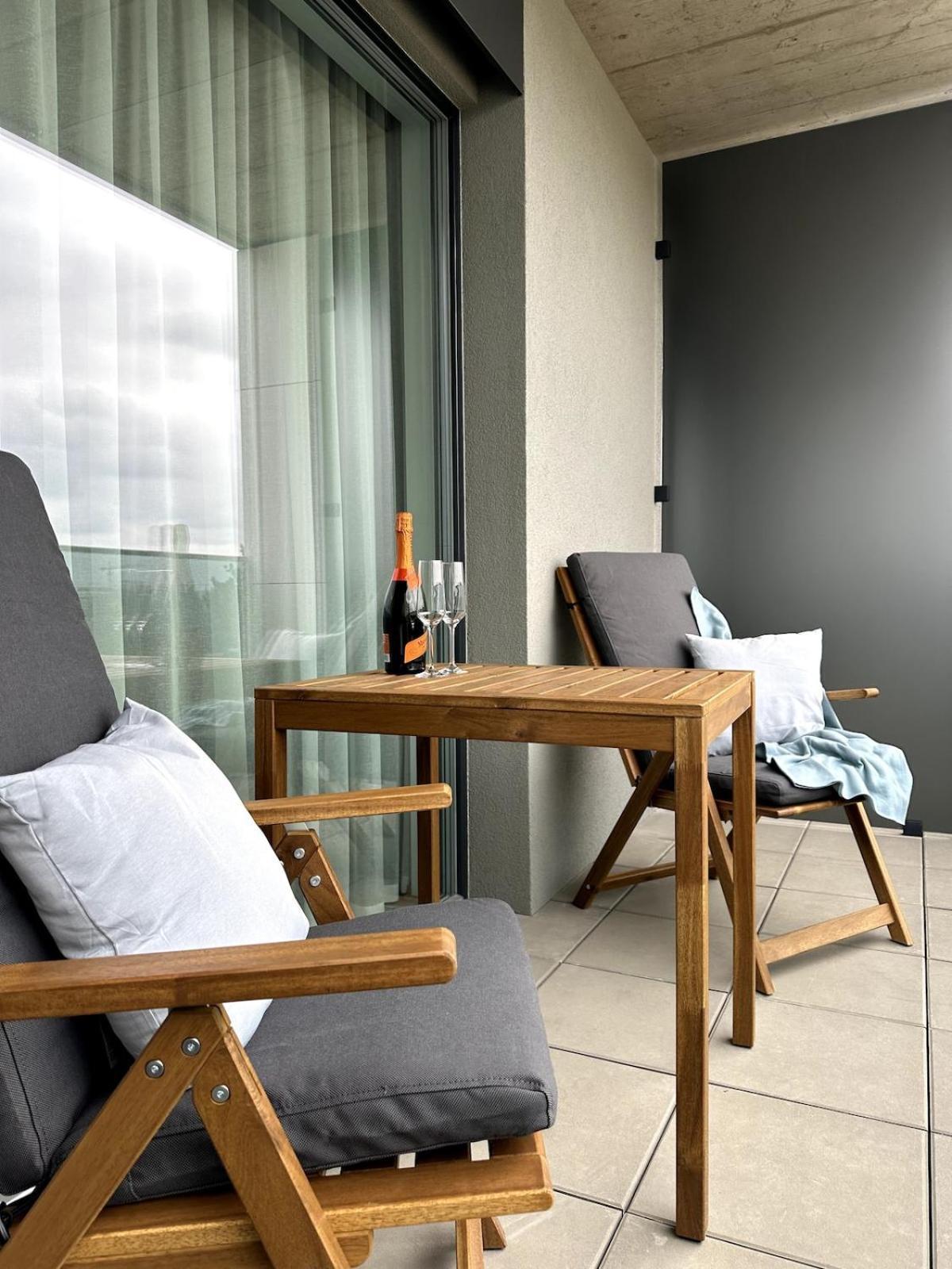 Apartment Real Living By Refa Balcony Retreat 75