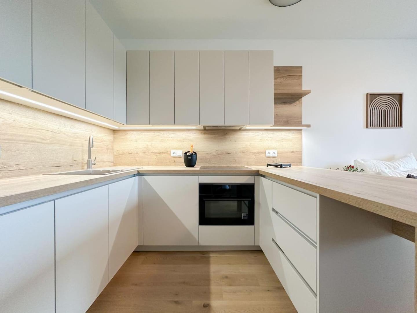 Apartment Real Living By Refa Balcony Retreat 75