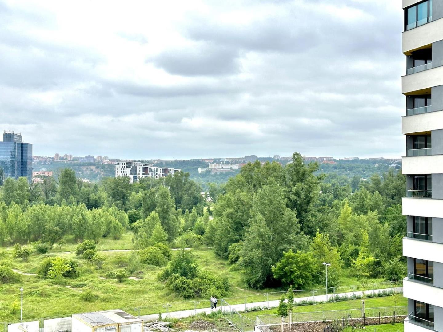 Real Living By Refa Balcony Retreat 75 Apartment