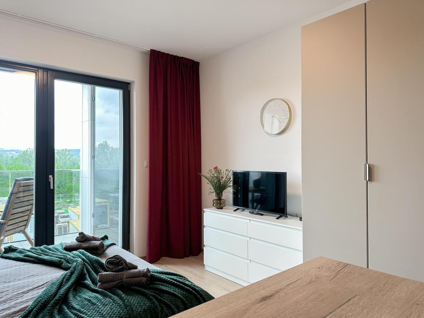 Real Living By Refa Balcony Retreat 75 Apartment