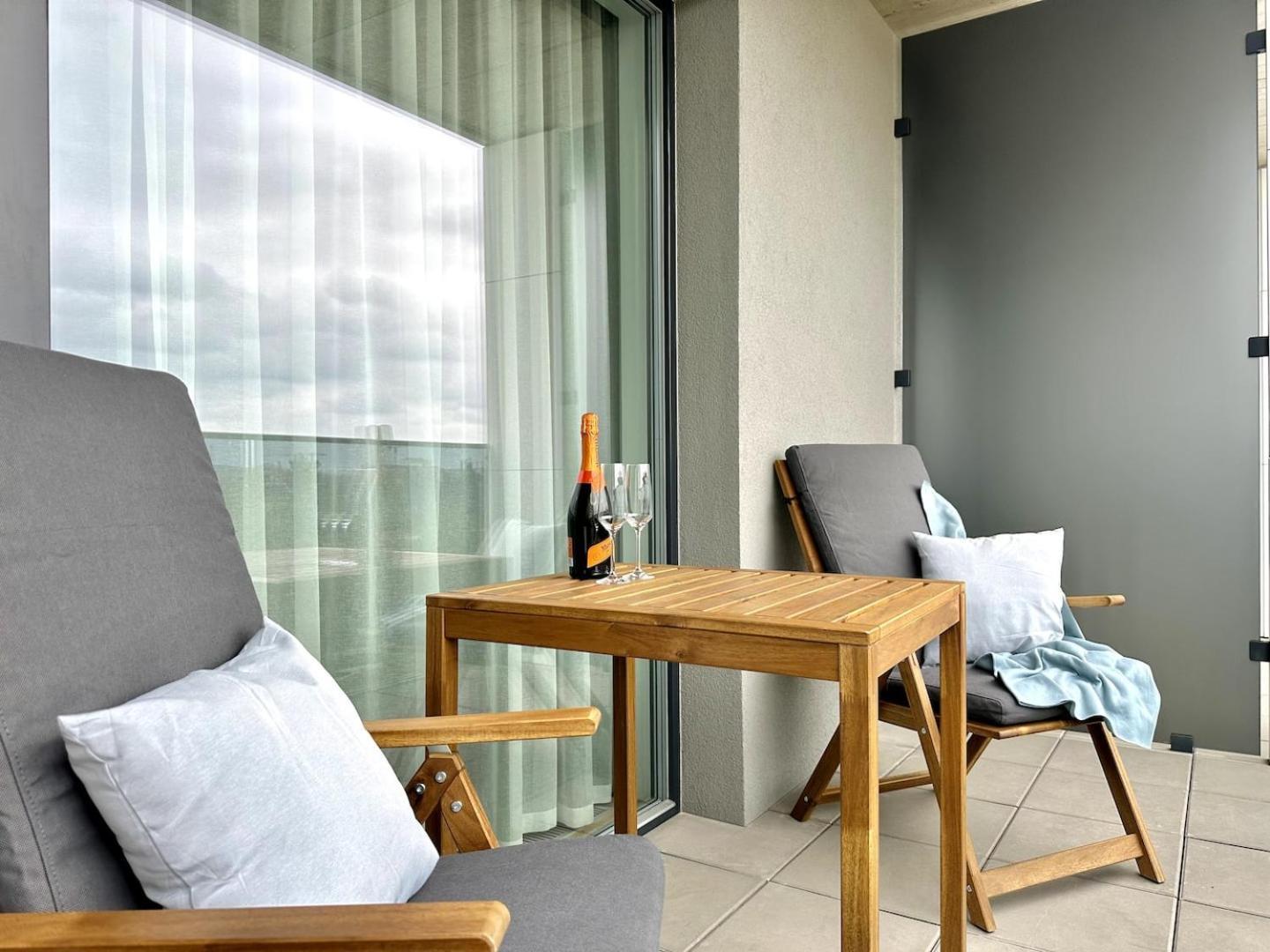 Real Living By Refa Balcony Retreat 75 Apartment *